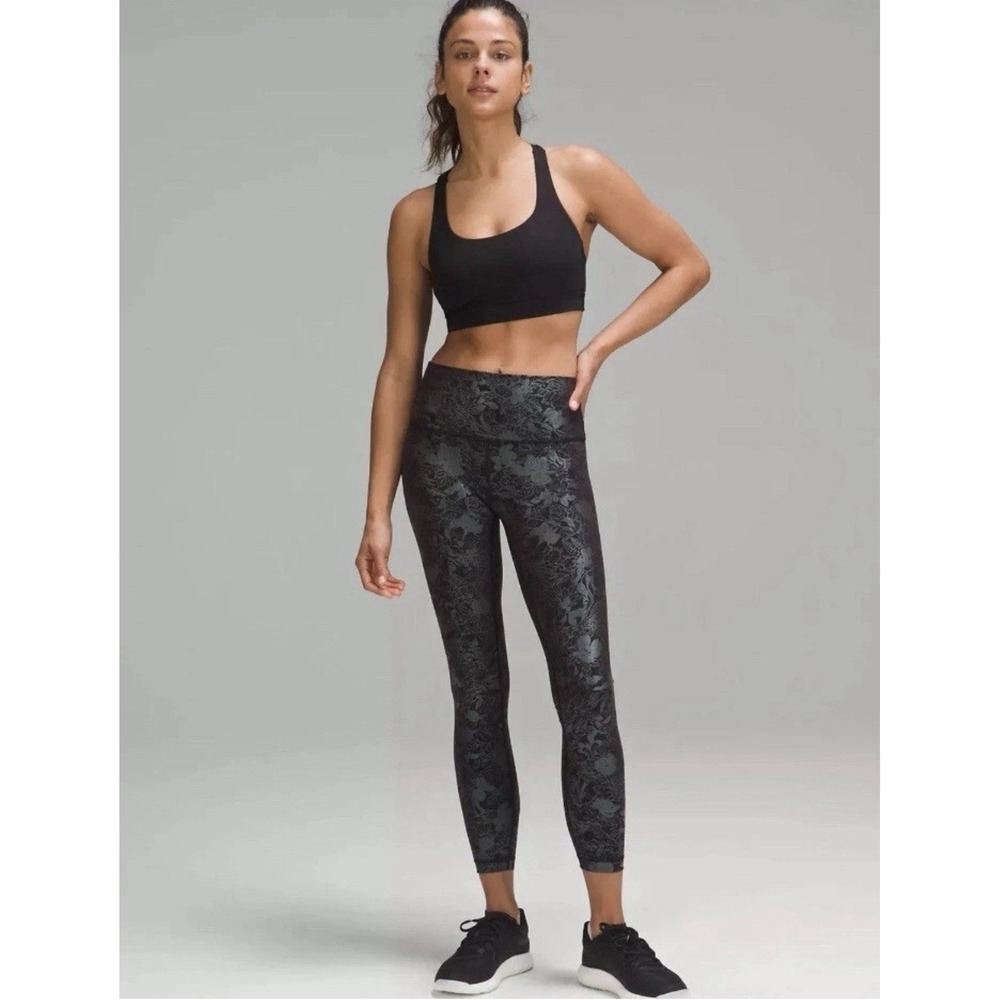 Lululemon Women Wunder Under HighRise Tight‎ Size 2 Black Metallic Floral